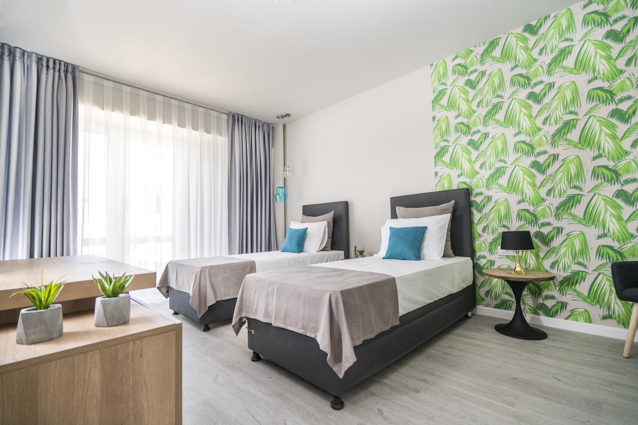 Nayino Hotel